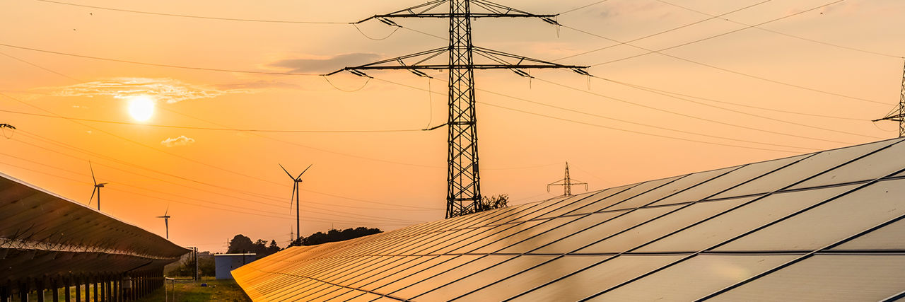 Sonnenuntergang im Solarpark