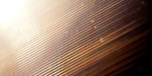 Sonnenstrahlen auf Solarpanel. (Photo: Ole Martin Wold)