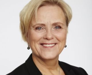 Frau lächelnd