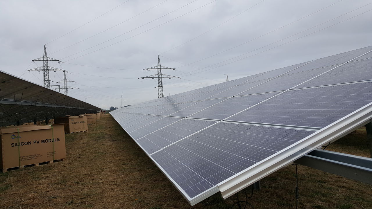 Statkraft_Solarpark D&ouml;rverden_Paneele.jpg