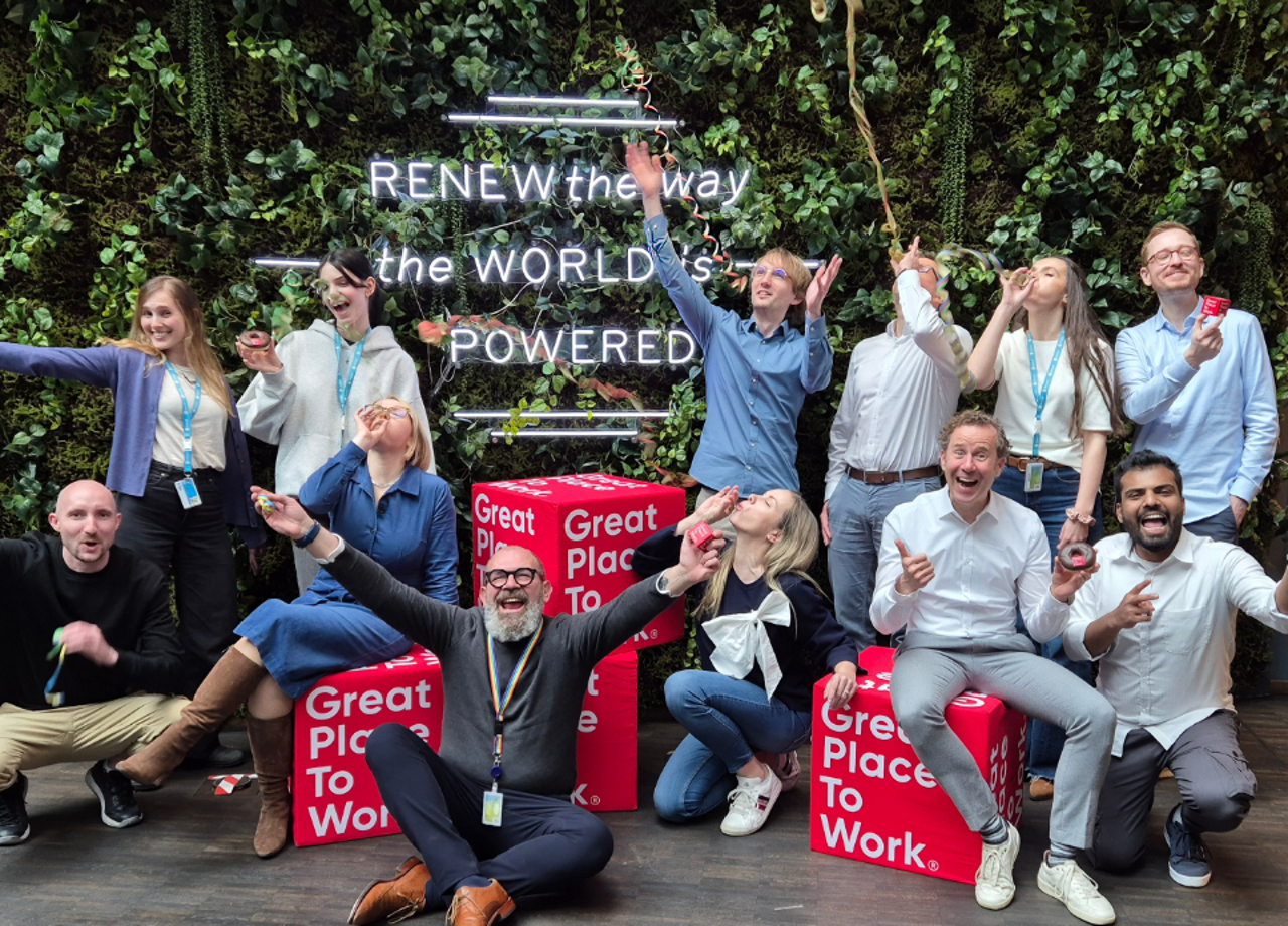 Statkraft Mitarbeitende freuen sich über die Great Place to Work Zertifizierung