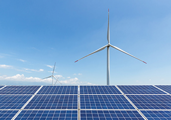 Wind und Solaranlagen
