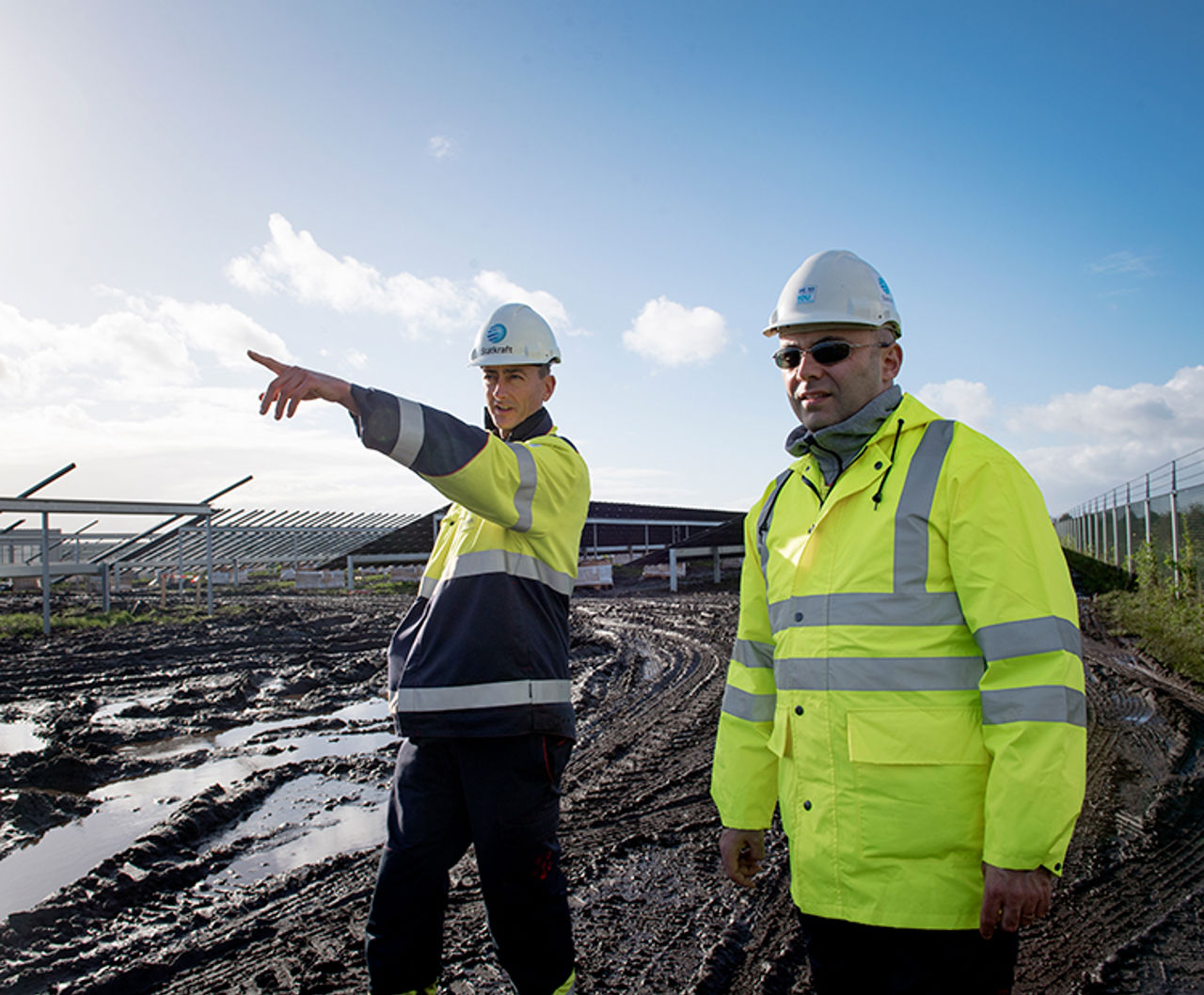 Arbeiter vor Solarpark